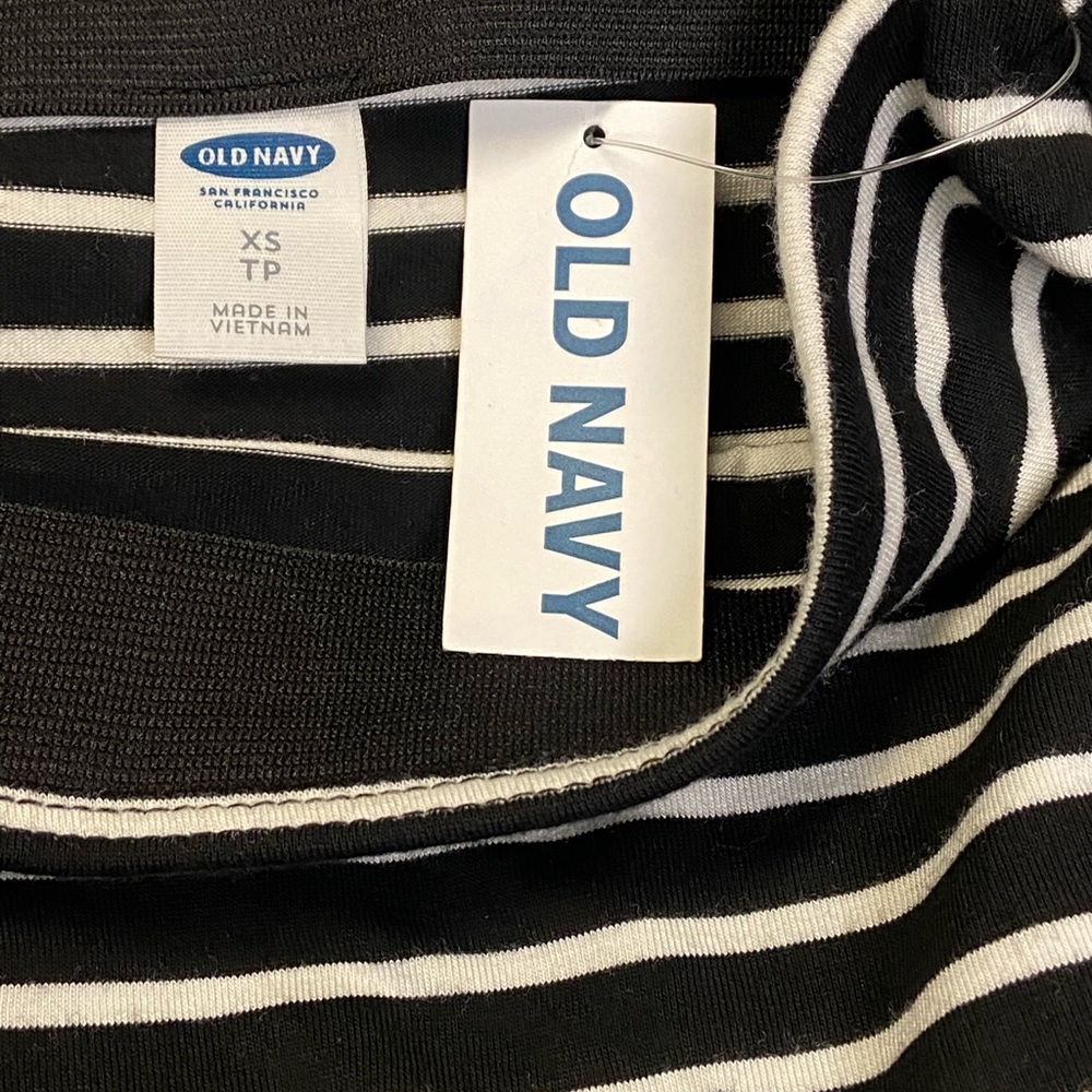 Old Navy - Women’s Pencil Skirt (NWT) - Picture 4 of 7